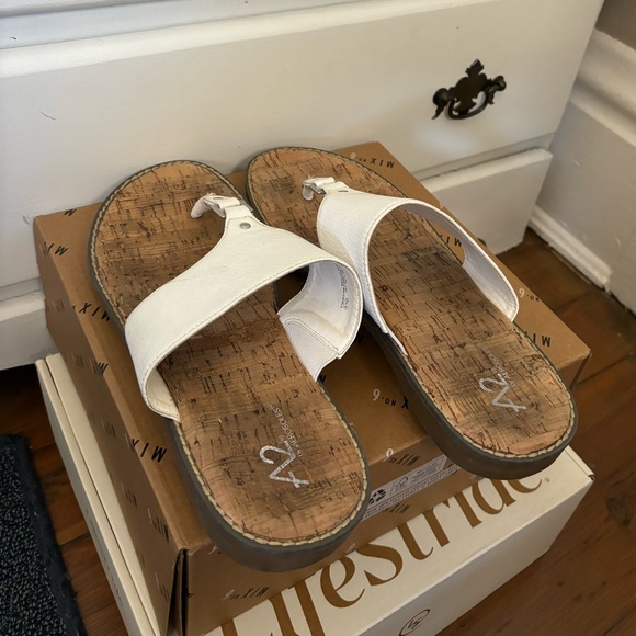 White Platform Sandals size 11M A2 by Aerosoles - Picture 2 of 3